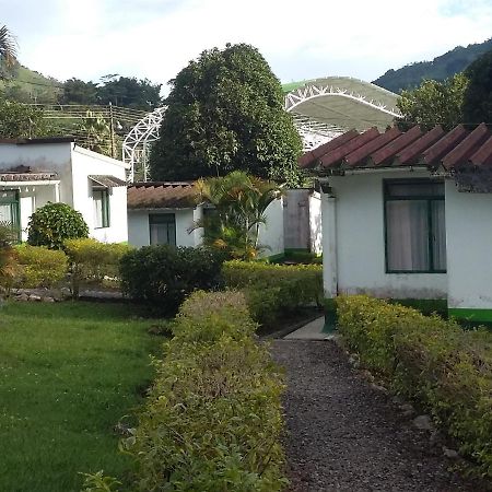 Hotel Servituristicos La Esmeralda Santa María Esterno foto