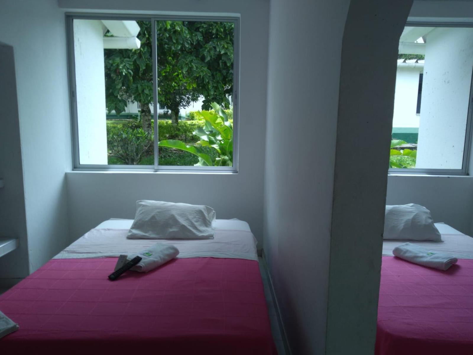 Hotel Servituristicos La Esmeralda Santa María Esterno foto